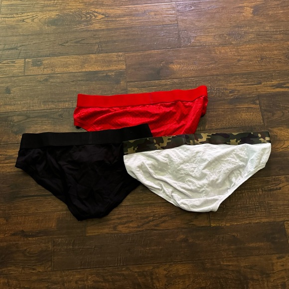 Collection 3 Pairs Maskulo Underwear Briefs Size 2XL Red, Black & White w/Camo - Picture 2 of 4